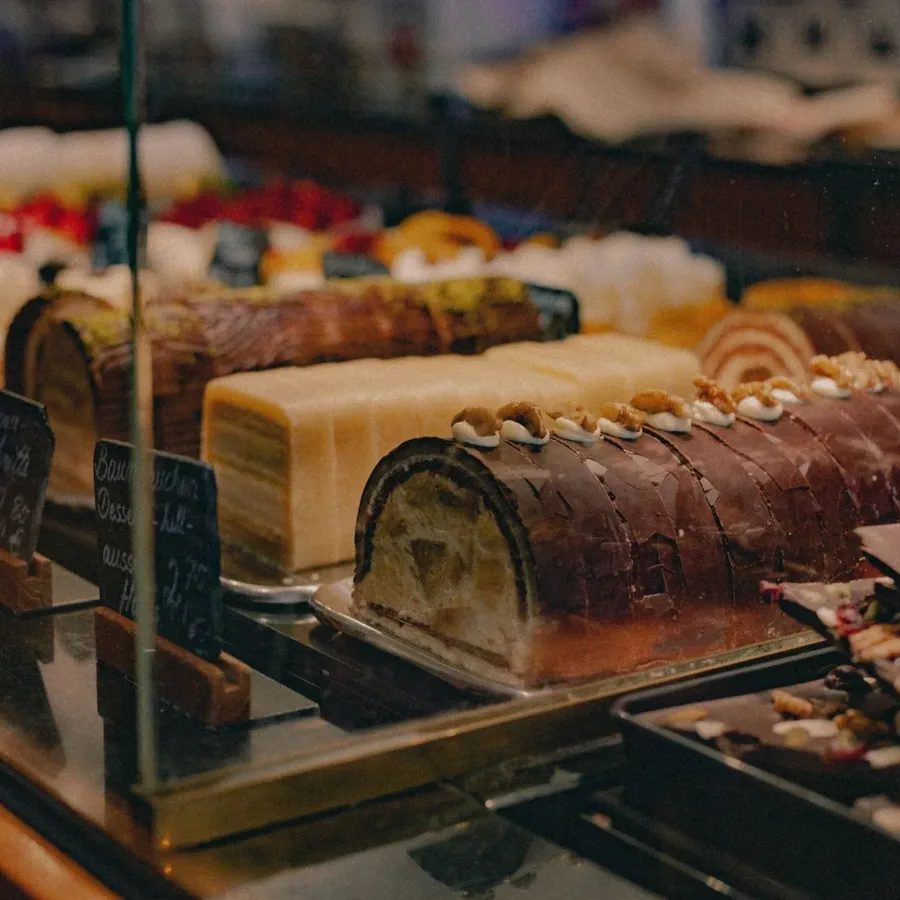 Tủ trưng bày bánh ngọt
